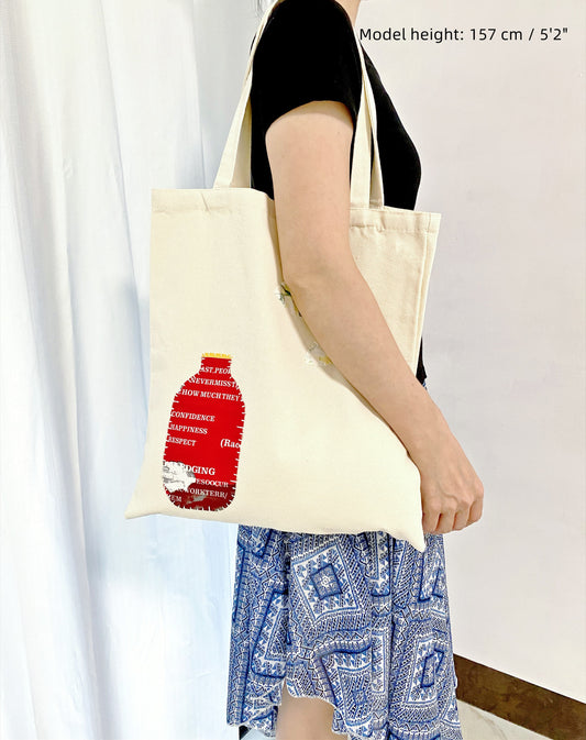 natural material shoulder bag with timeless minimalist look