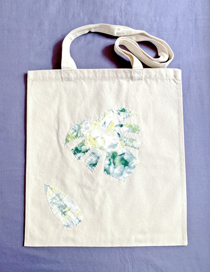 Soft and ultra-light canvas shoulder bag ideal for eco lifestyle enthusiasts