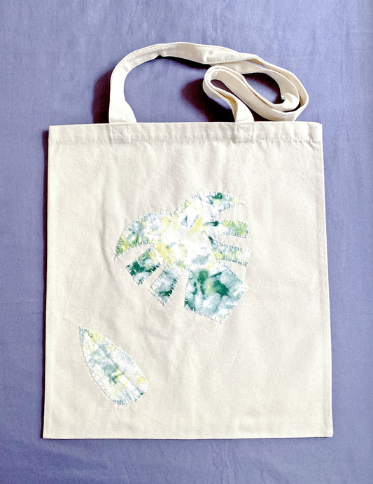 Soft and ultra-light canvas shoulder bag ideal for eco lifestyle enthusiasts