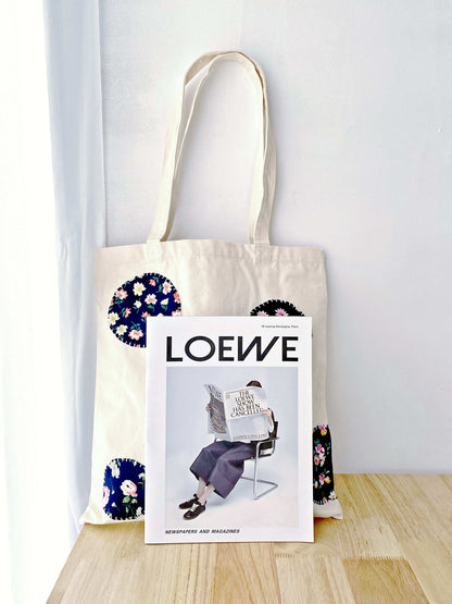 soft durable cotton canvas shoulder tote with minimal aesthetic