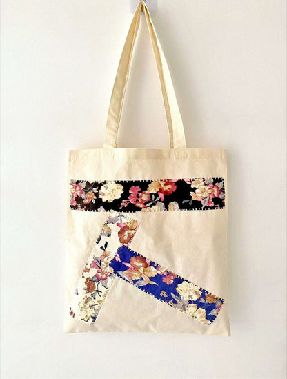 Eco-friendly shoulder bag with natural materials