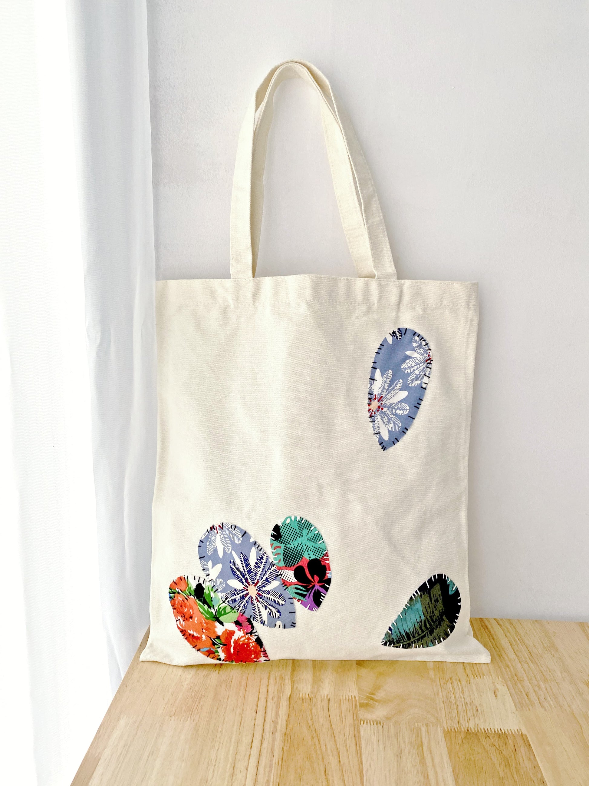 chic hand-stitched patchwork cotton canvas tote for travel or daily outfits