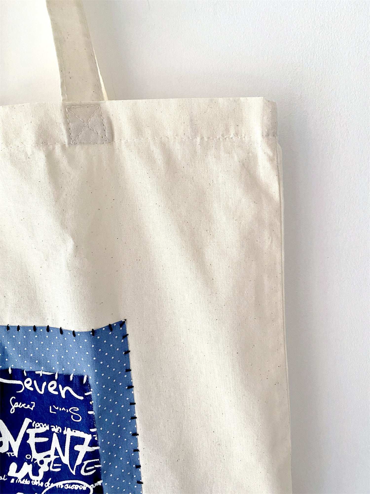 cotton shoulder bag with calm texture for daily minimalist outfits