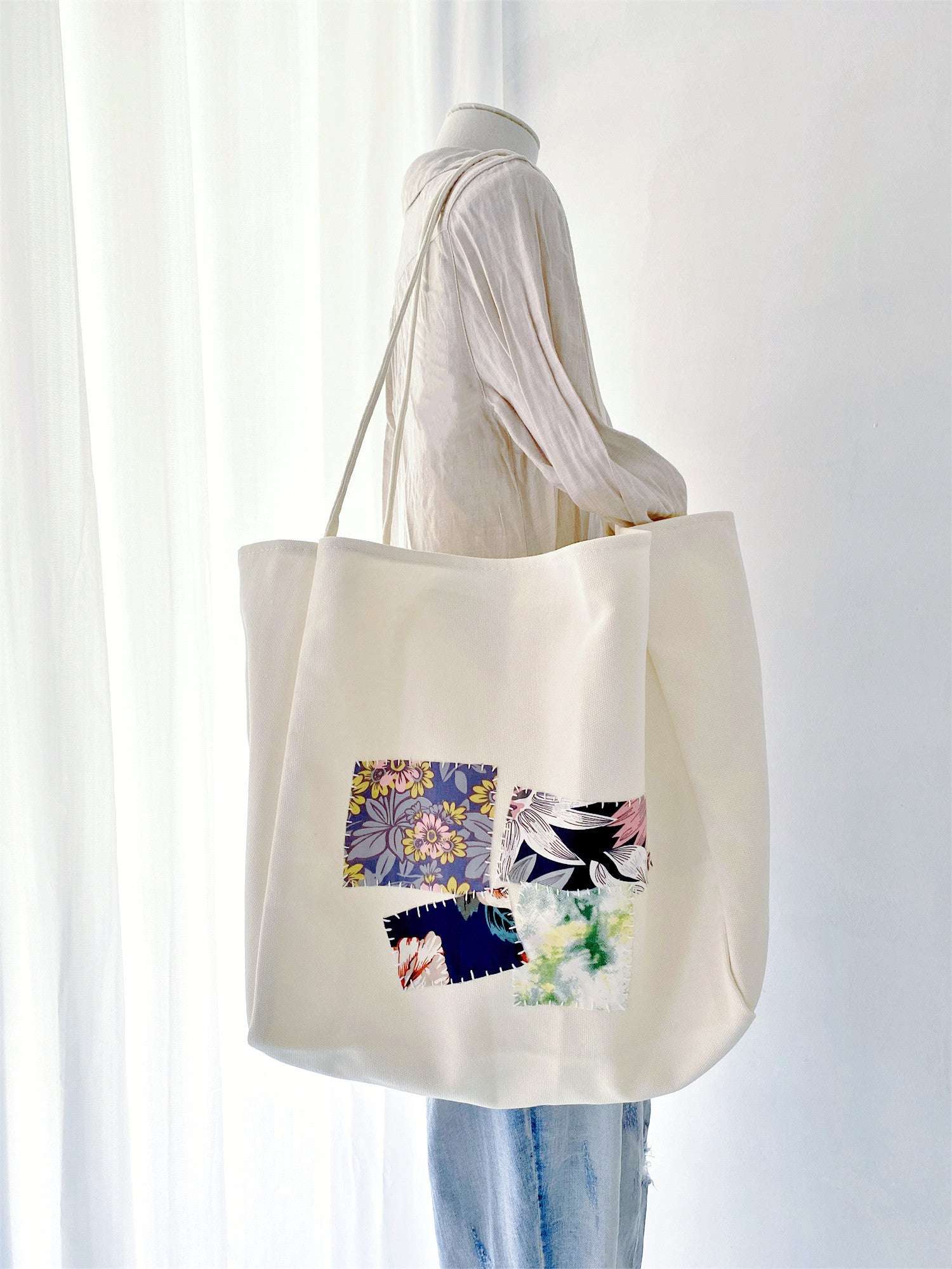 Natural cotton shoulder bag perfect for farmers markets and weekend strolls