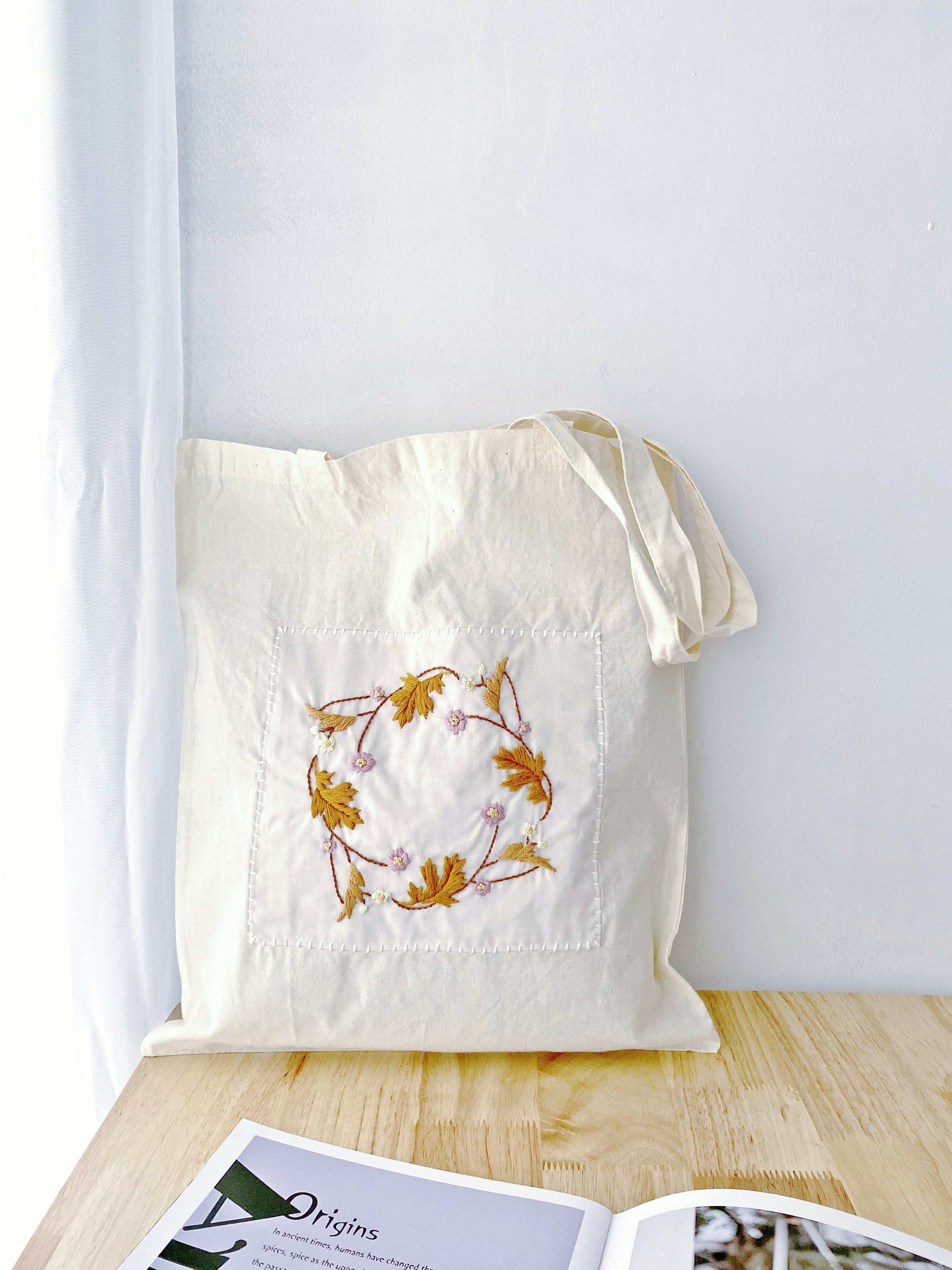 Large capacity casual shoulder bag with creative DIY flower design for sustainable living in Berlin
