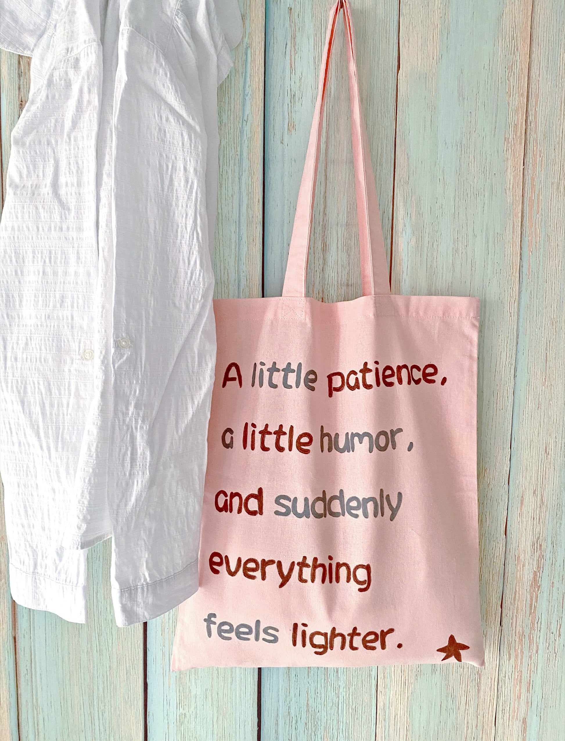 Minimalist cotton shoulder bag in a gentle pink tone, ideal for slow-living essentials