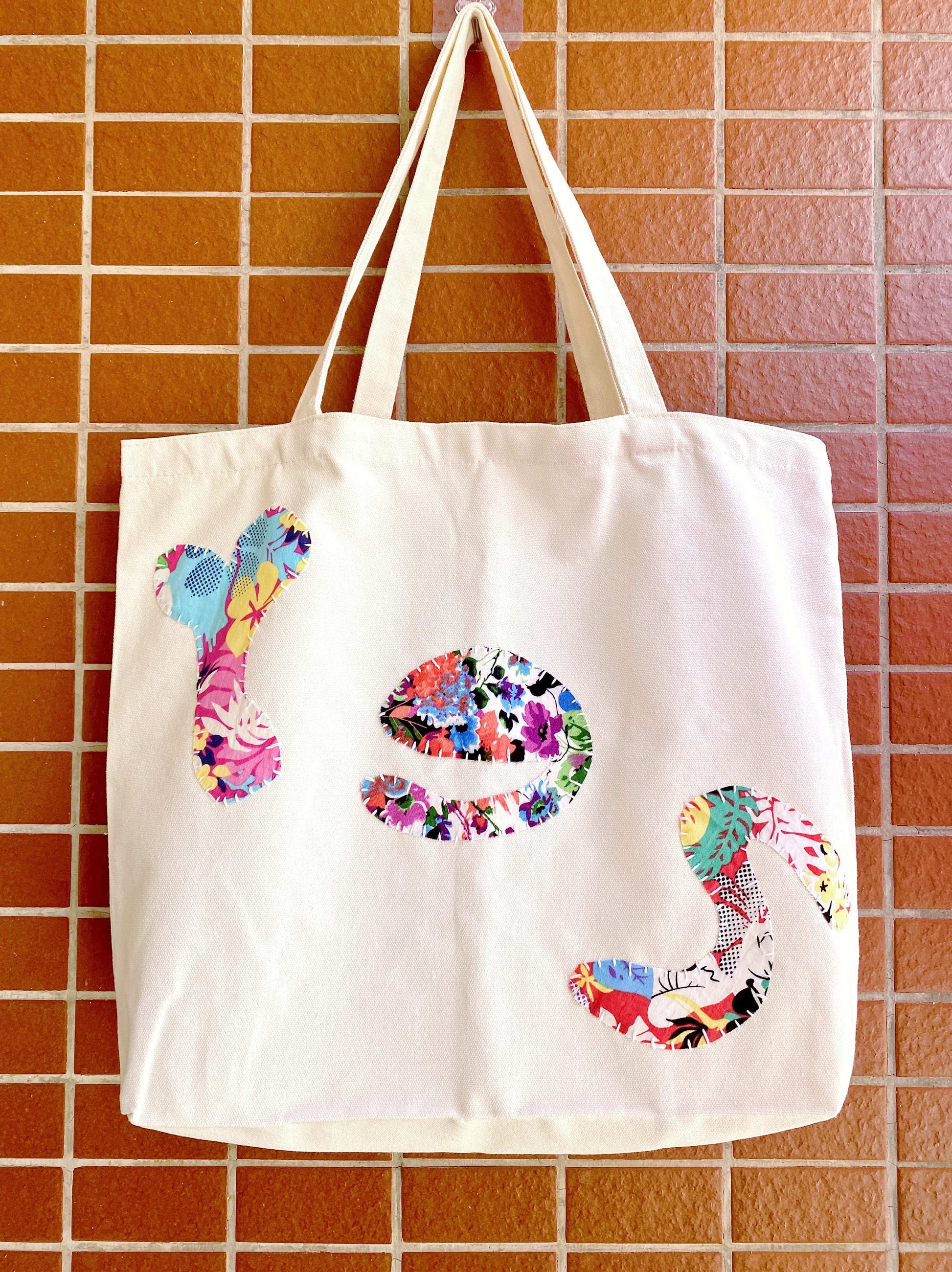 Women’s cotton shoulder bag with artisanal handmade patchwork pattern