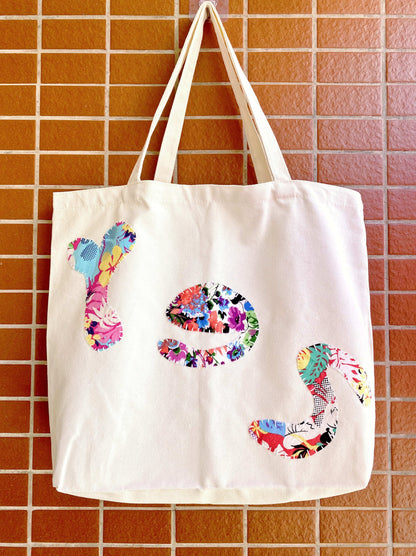 Women’s cotton shoulder bag with artisanal handmade patchwork pattern