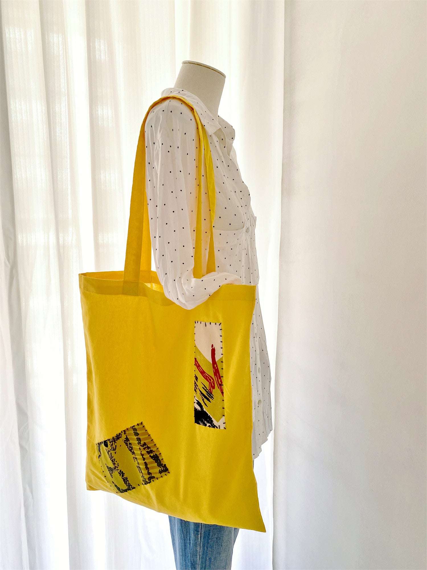 Lightweight cotton tote for minimalist lifestyle