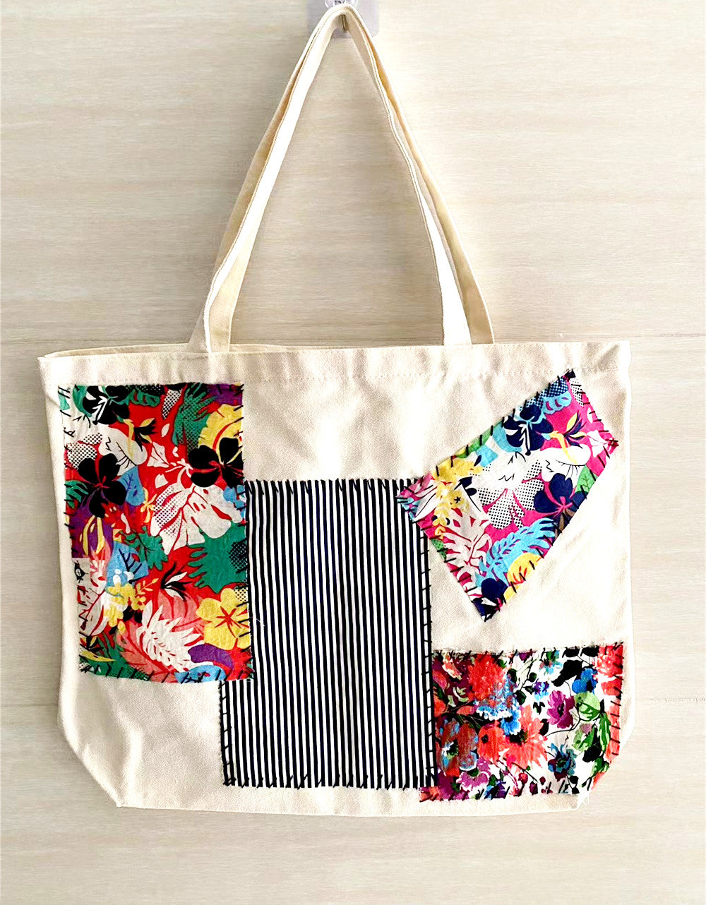 Stylish Large Canvas Tote Bag with Hand-Sewn Patchwork for Daily Essentials