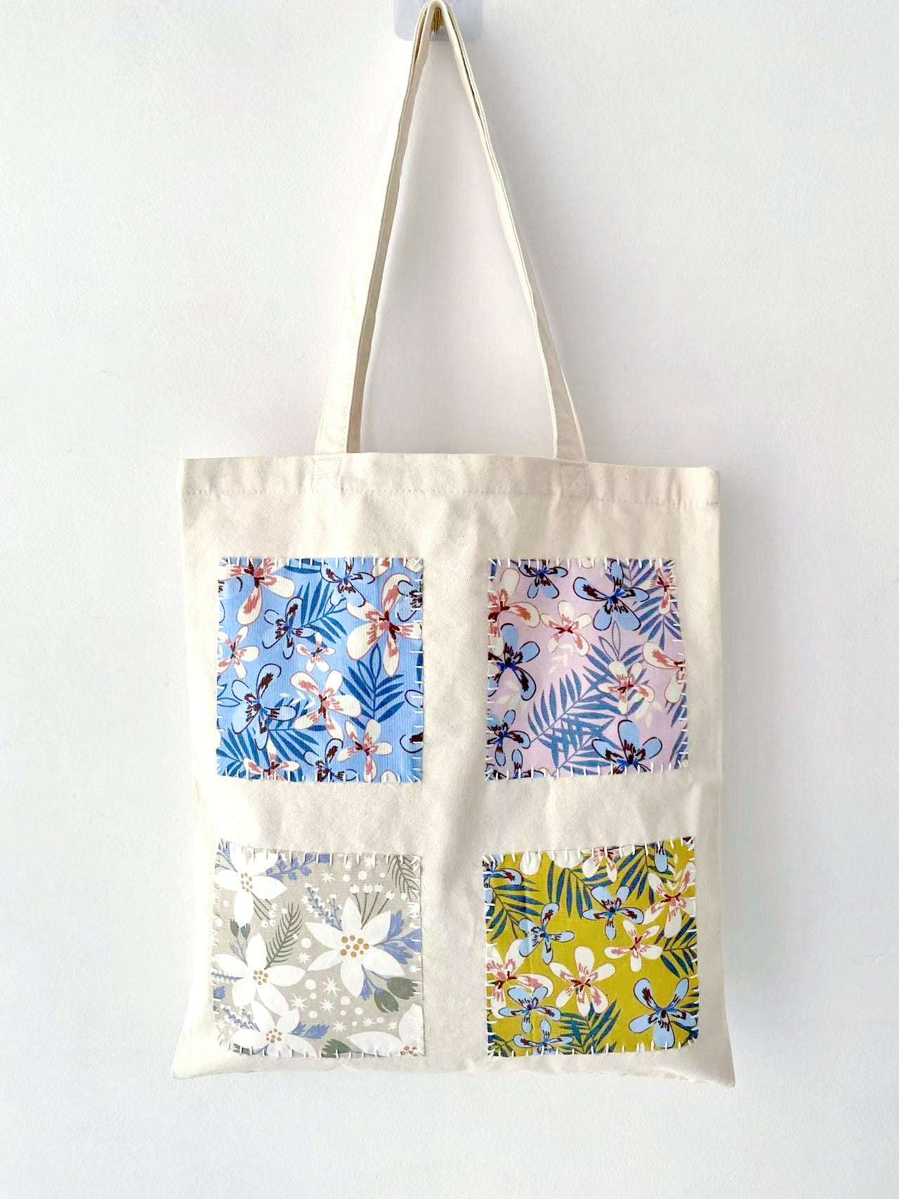 versatile canvas shoulder bag for stylish everyday wear