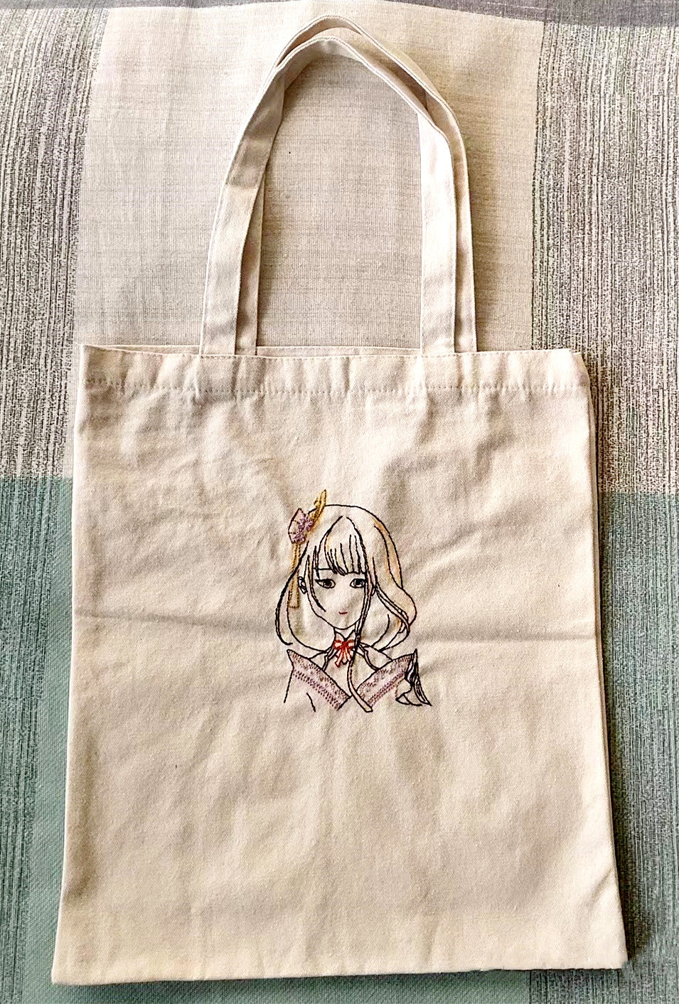 Handmade Canvas Bag with Hand-Stitched Girl Head Pattern for Gift