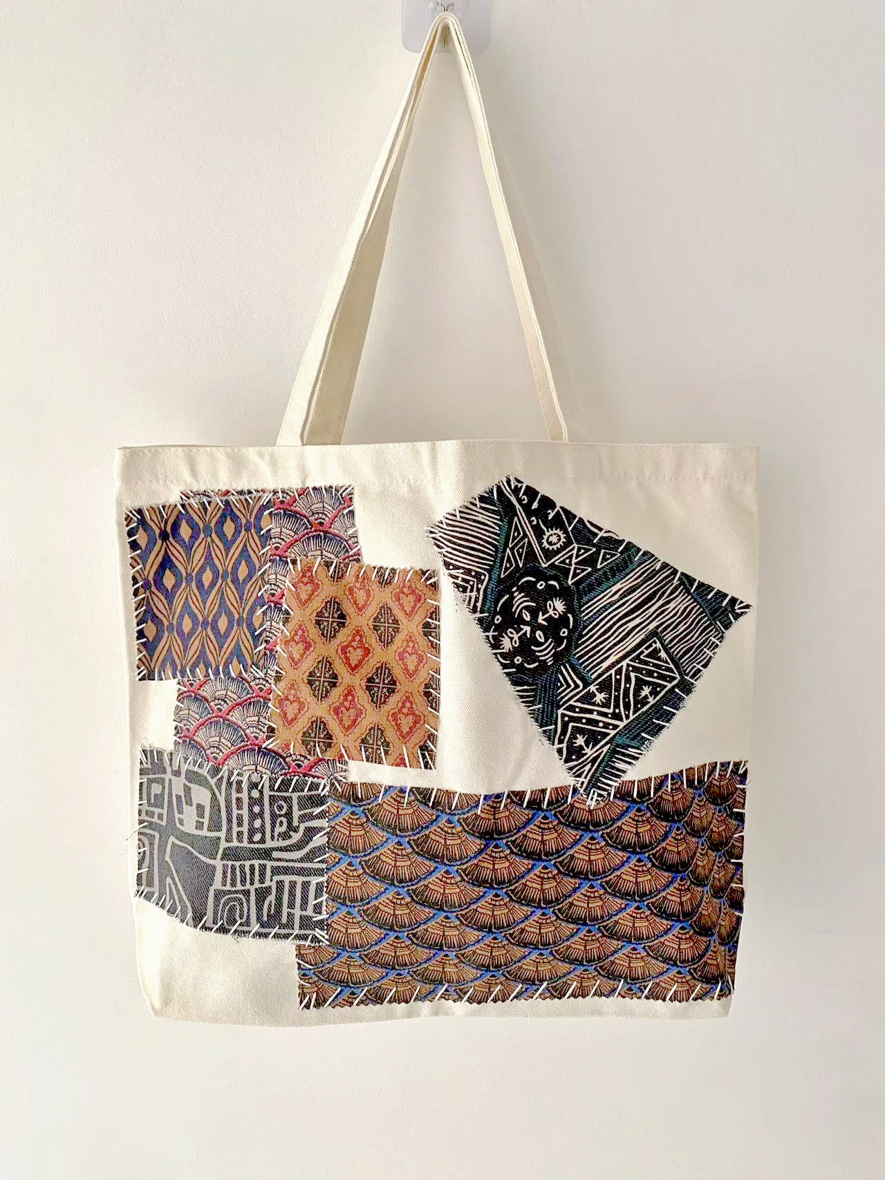 Customizable Hand-Sewn Canvas Tote Bag for Travel and Daily Needs