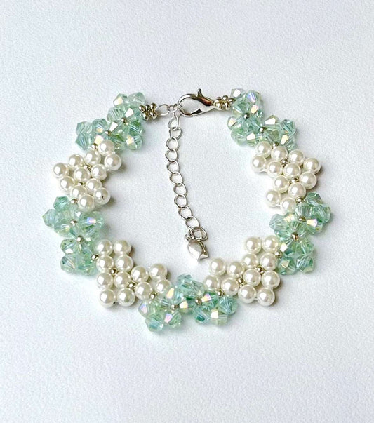 Elegant Artisan Crystal Bead Bracelet for Gifting