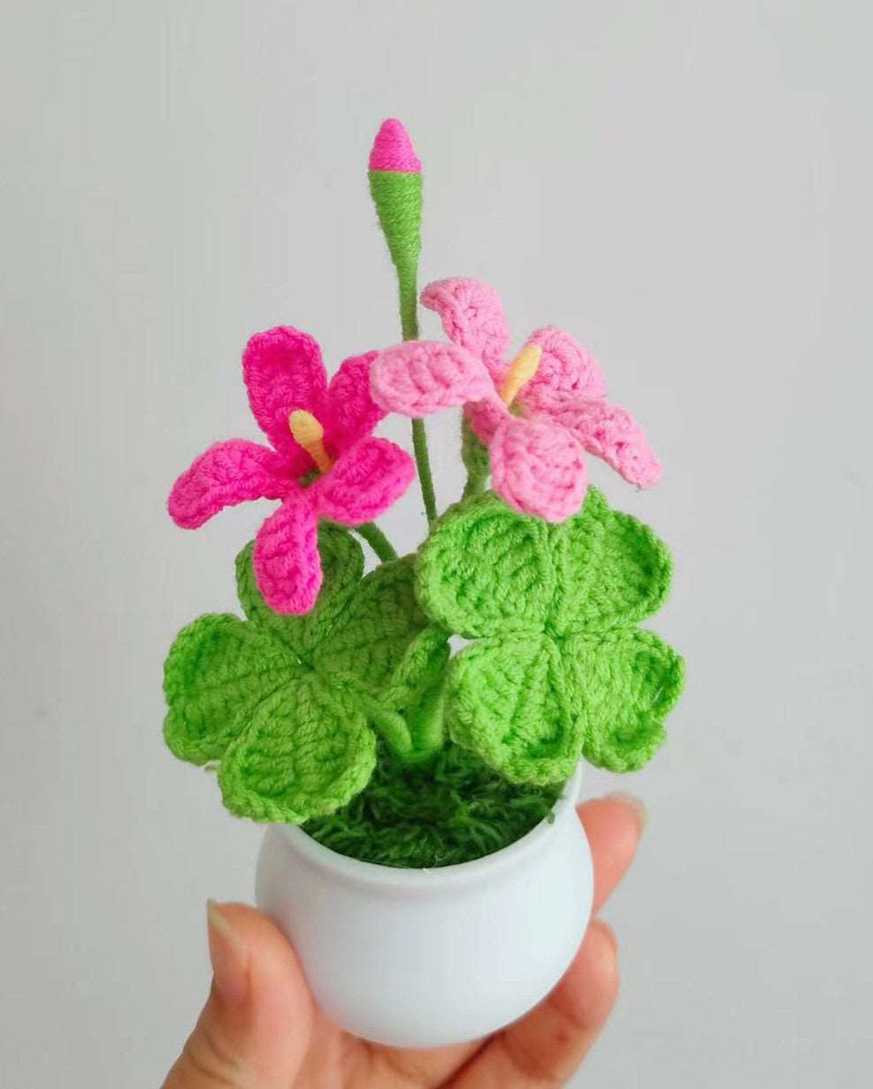 Elegant Crocheted Flower Potted Plant Decoration for Office Desk
