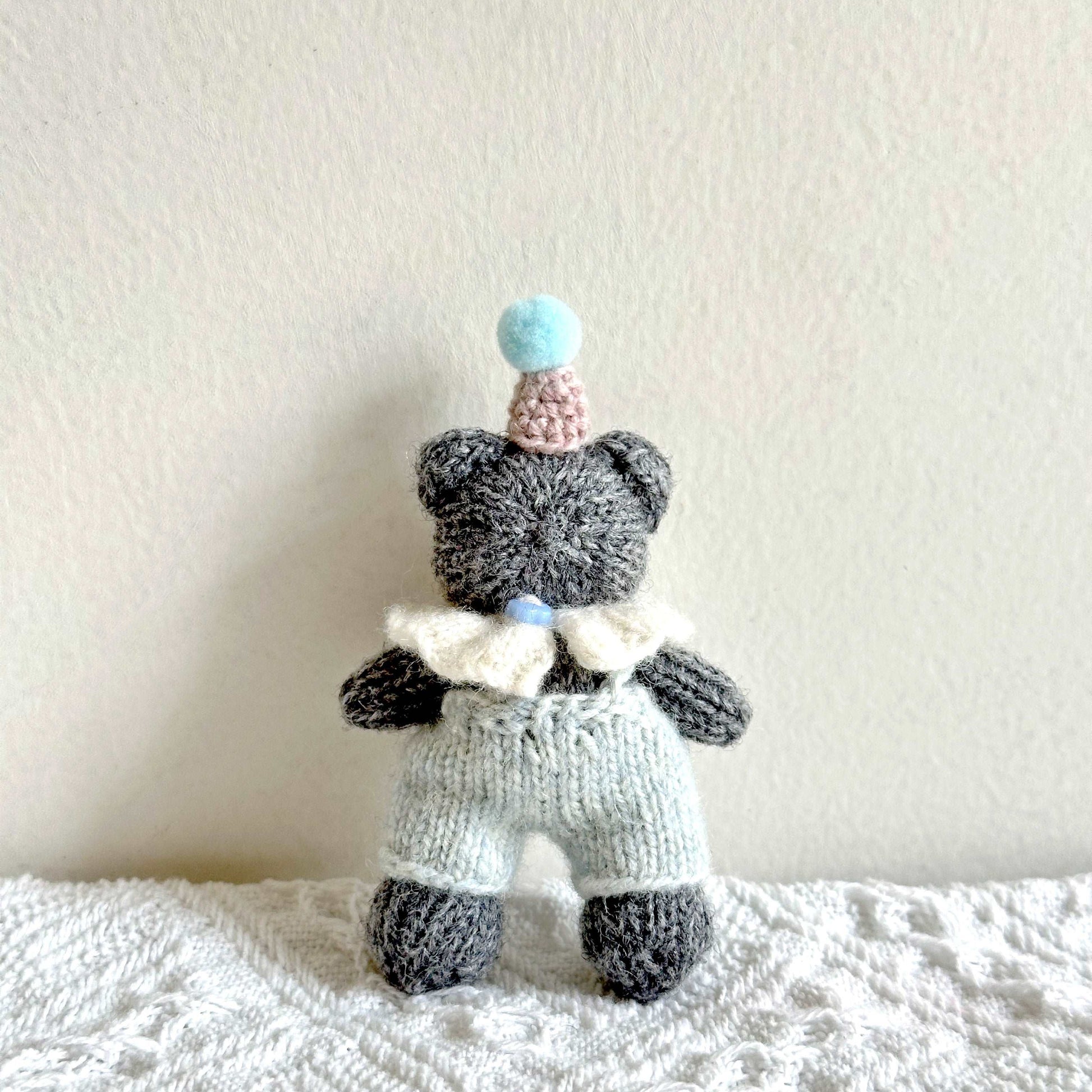 Artisanal Handmade Knitted Bear Figurine for Adorning Spaces