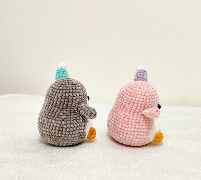 Cute Crocheted Penguin Doll Figurine for Gift