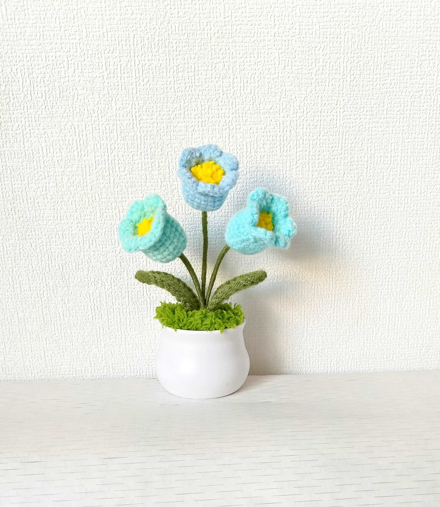 Elegant Crochet Tulip Plant Pot for Wedding Decorations