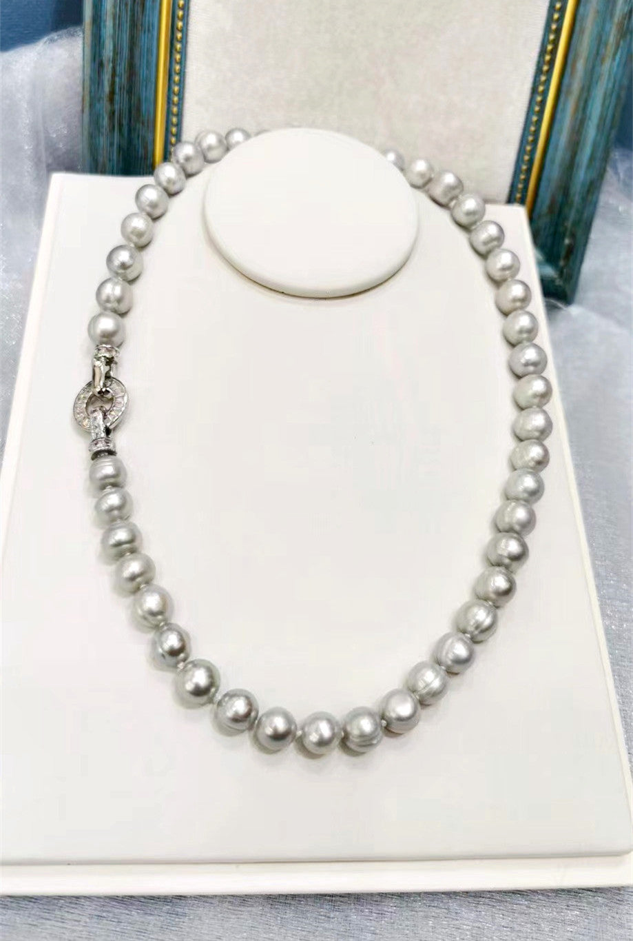 Unique Gray Pearl Necklace
