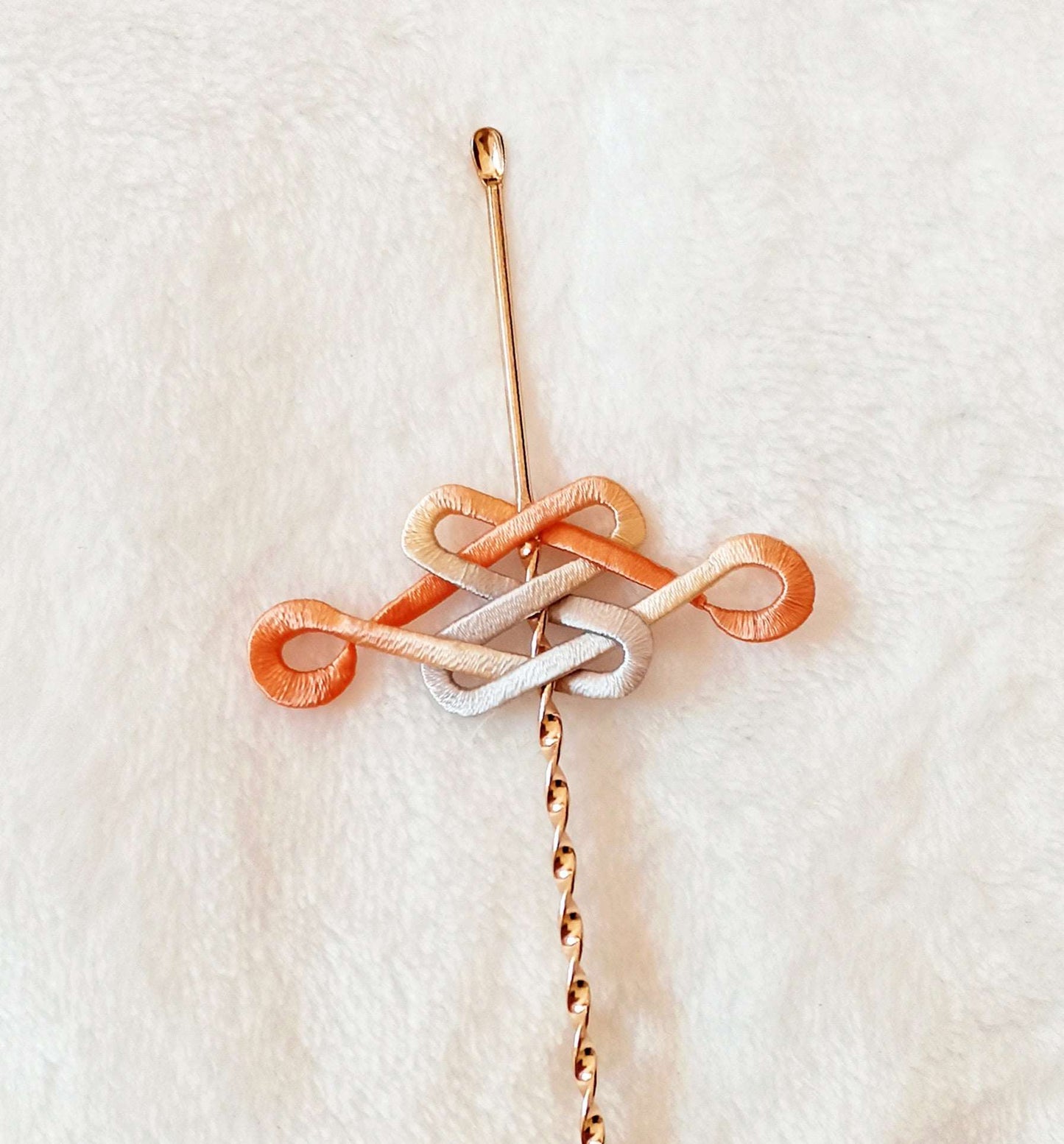 Delicate Chinese Knot Hairpin