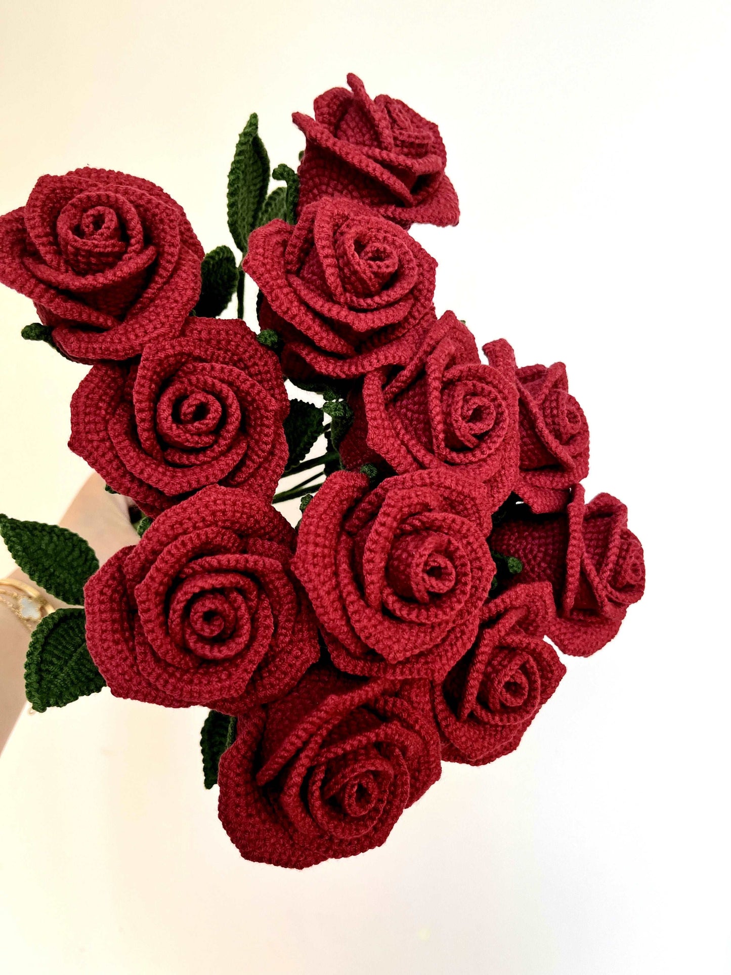 Hand-Knitted Red Rose Flower Arrangement: Stunning Home Decor Idea