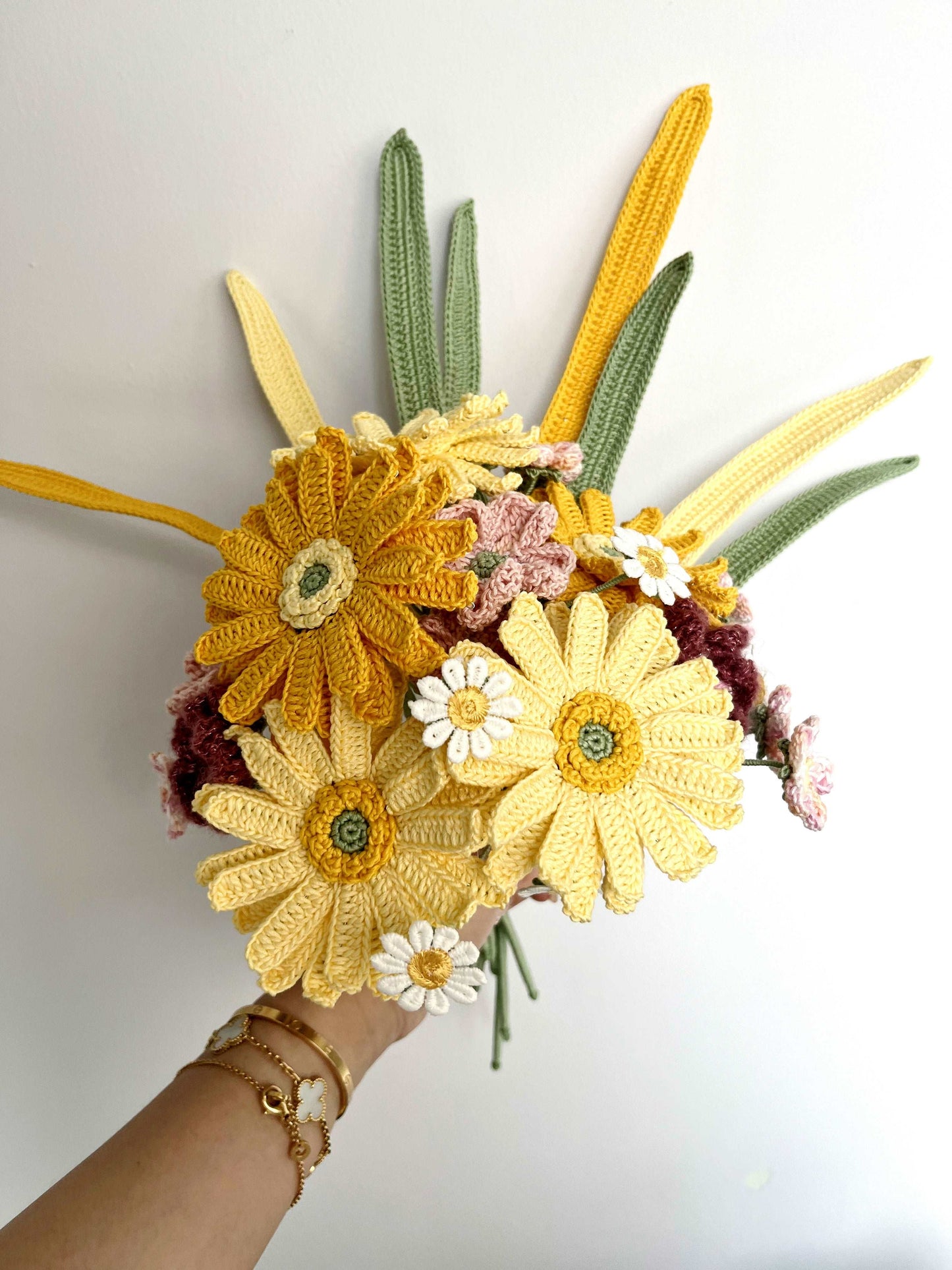 Personalized Handcrafted Yellow Daisy Bouquet for Loved Ones