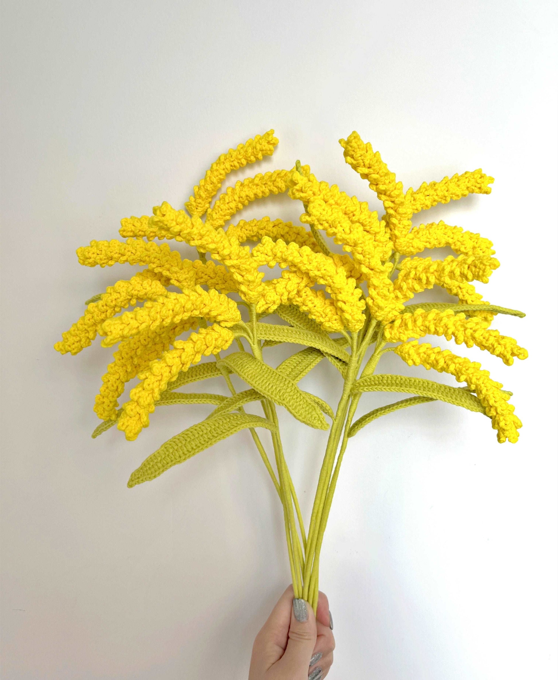 Exquisite Handwoven Wheat Stalk Bouquet for Gifting