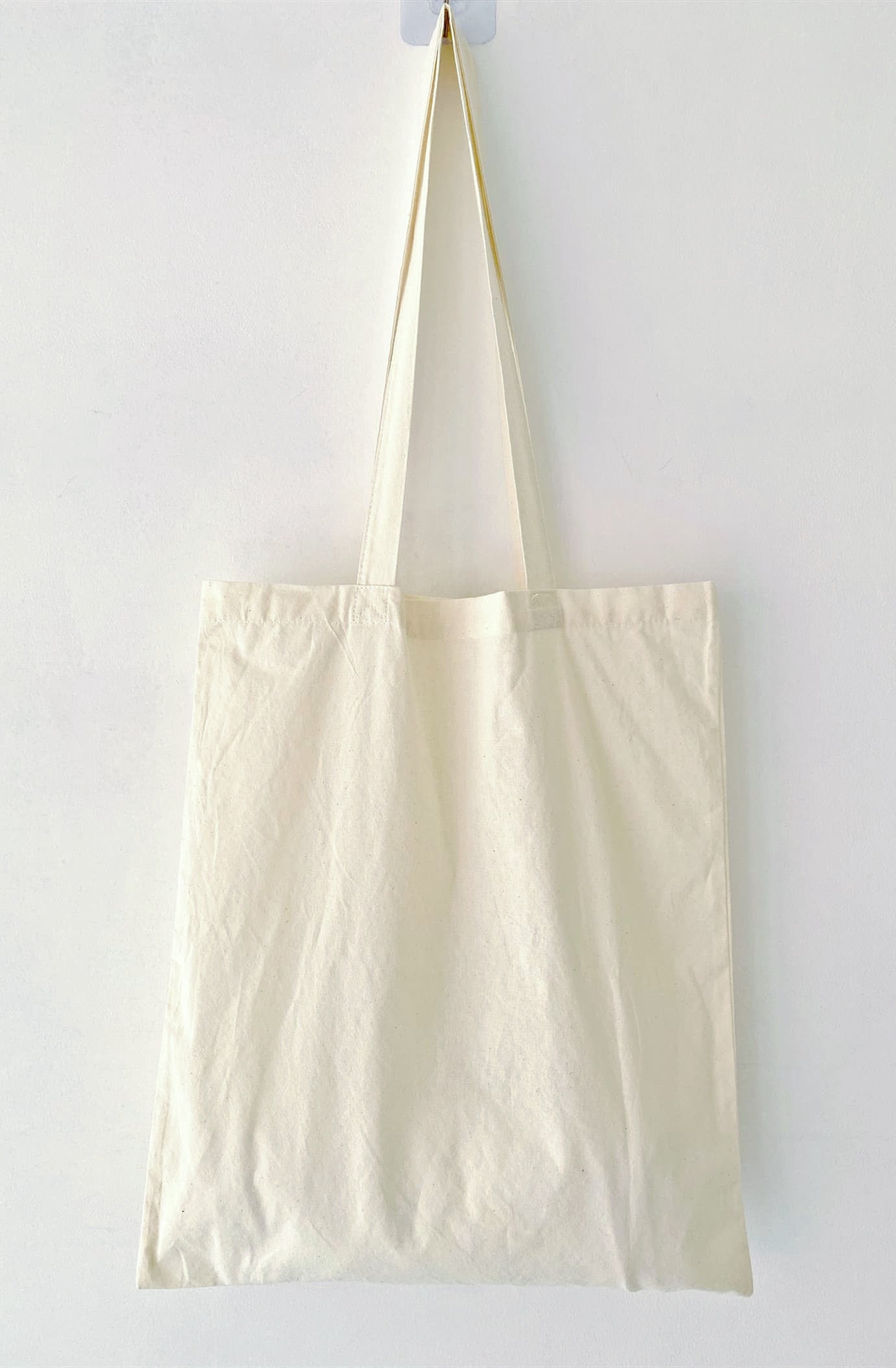 Eco-conscious gift idea: cotton bag with leaf pattern
