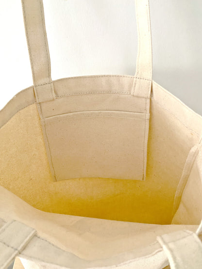versatile large-capacity tote for daily use and travel