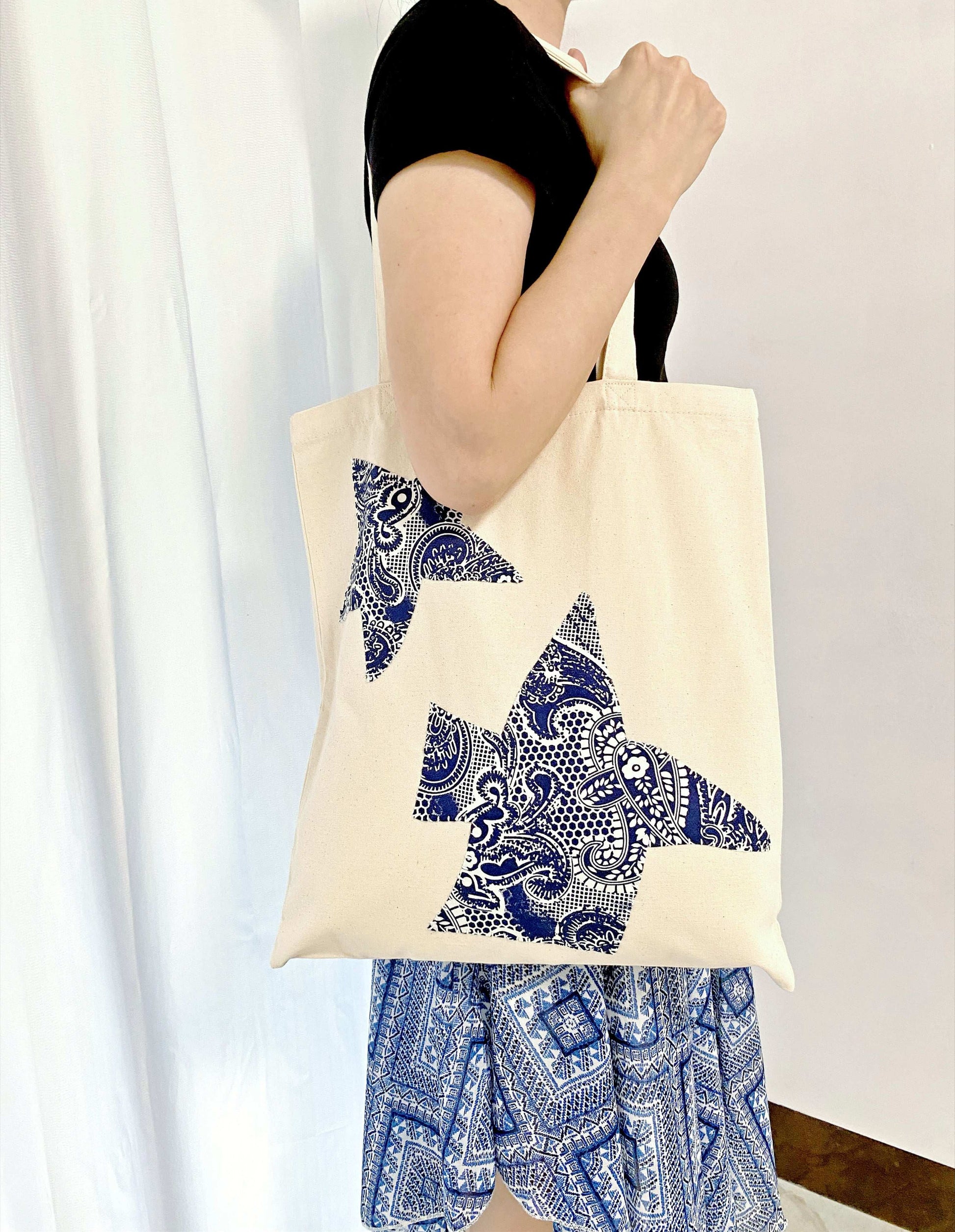 Natural fiber shoulder bag with personality