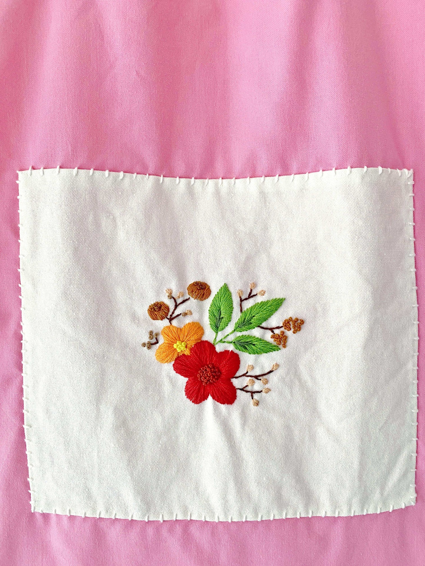 Spacious embroidered cotton tote for women’s casual outfits