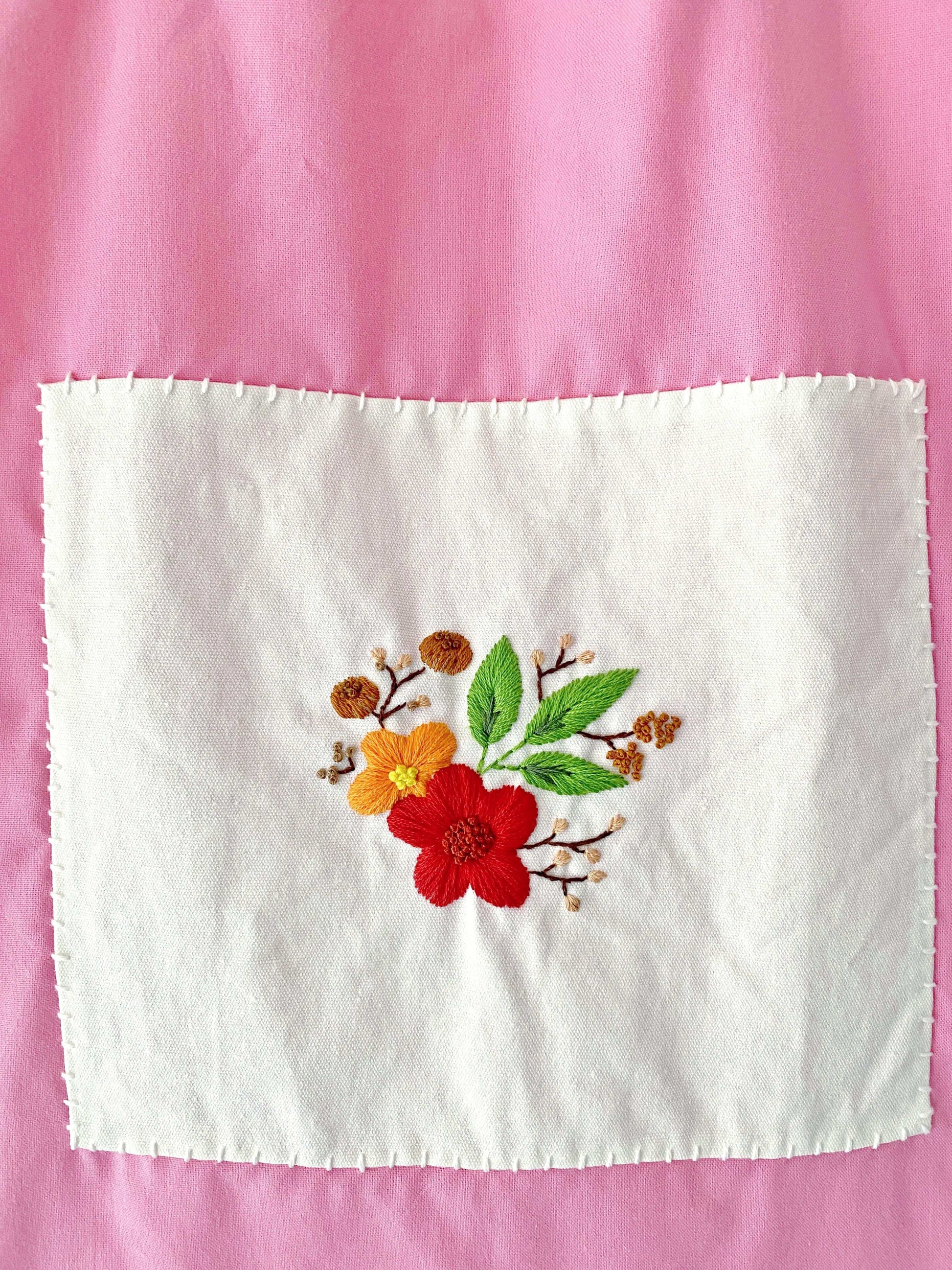 Spacious embroidered cotton tote for women’s casual outfits