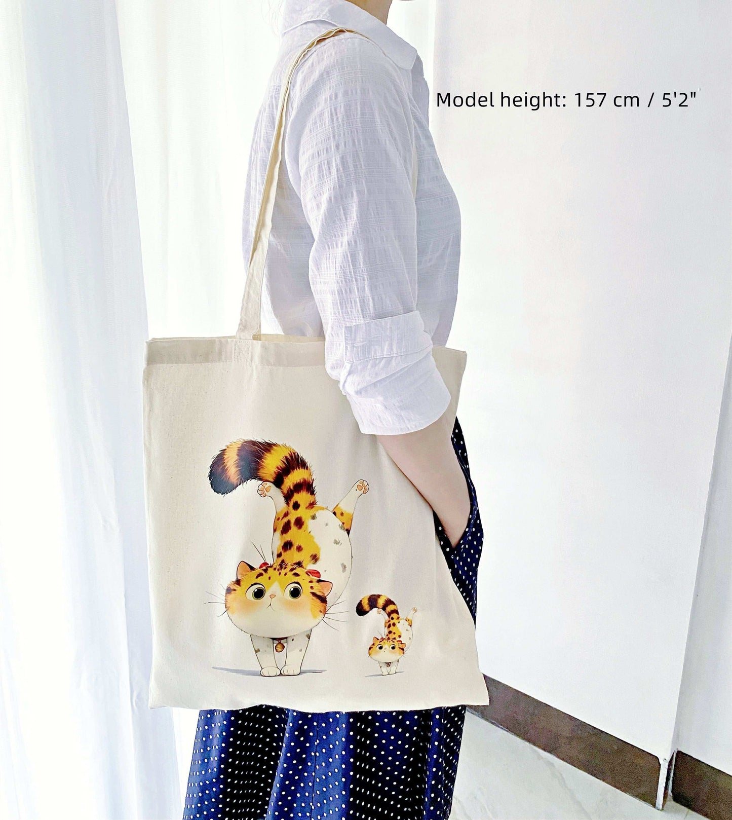 Sustainable lightweight fabric tote with adorable kitty art print