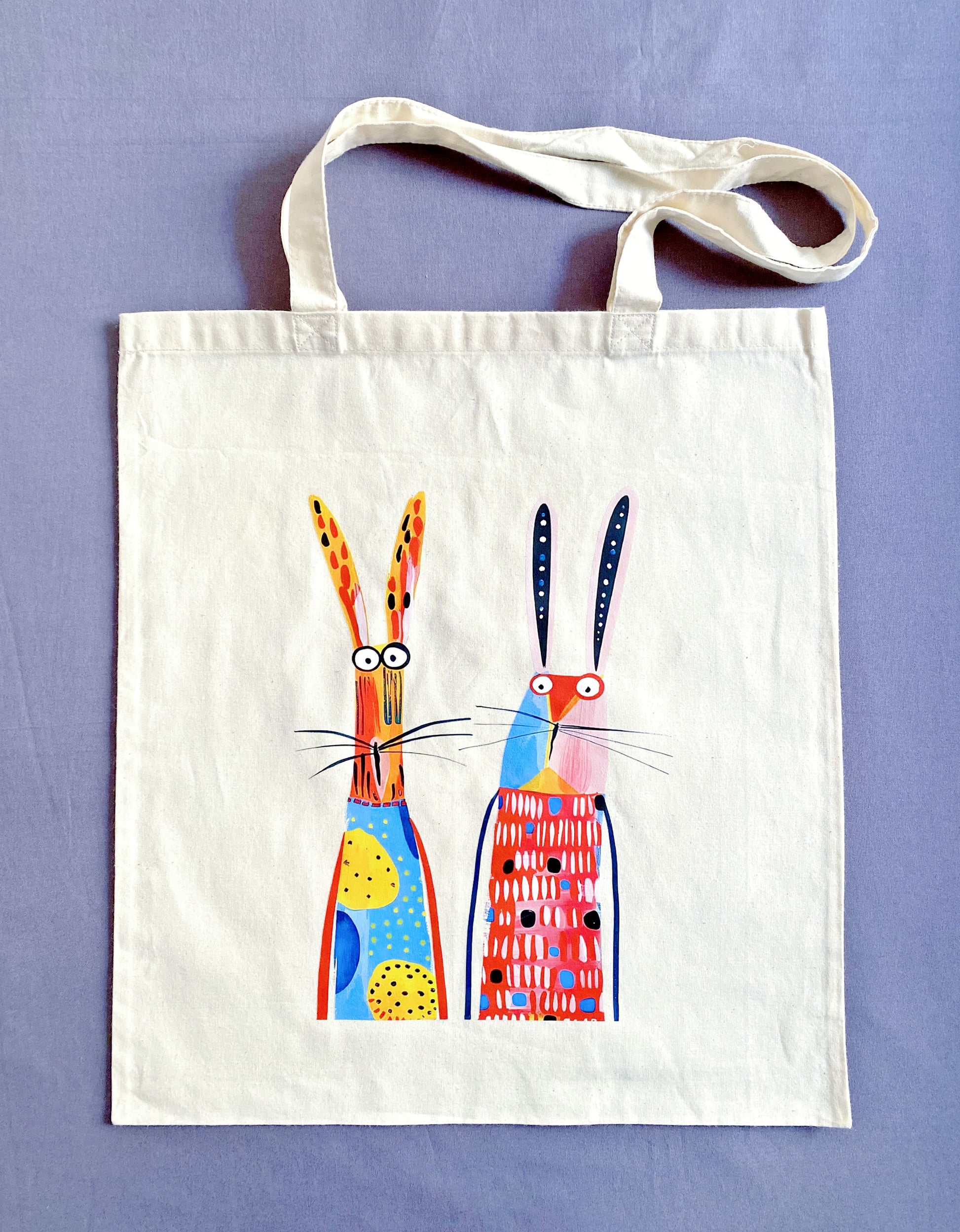 Sustainable natural cotton shoulder bag featuring a charming bunny print, perfect for casual and slow living style.