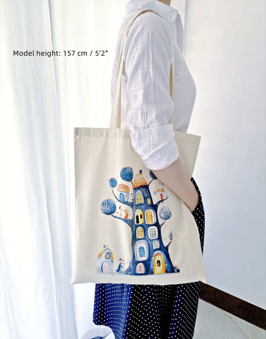 Minimalist soft cotton shoulder bag with a hand-printed design for daily use.