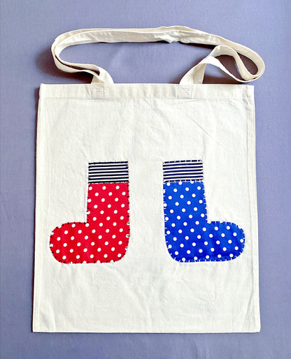 A natural cotton shoulder bag perfect for light travel and spontaneous plans