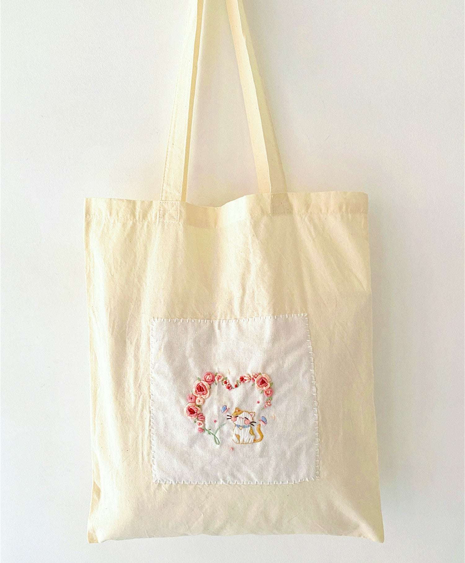 Organic cotton tote bag with rose embroidery