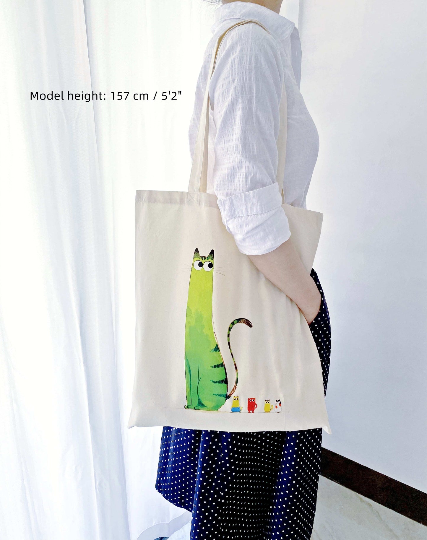 Durable natural cotton shoulder bag made for practical elegance.