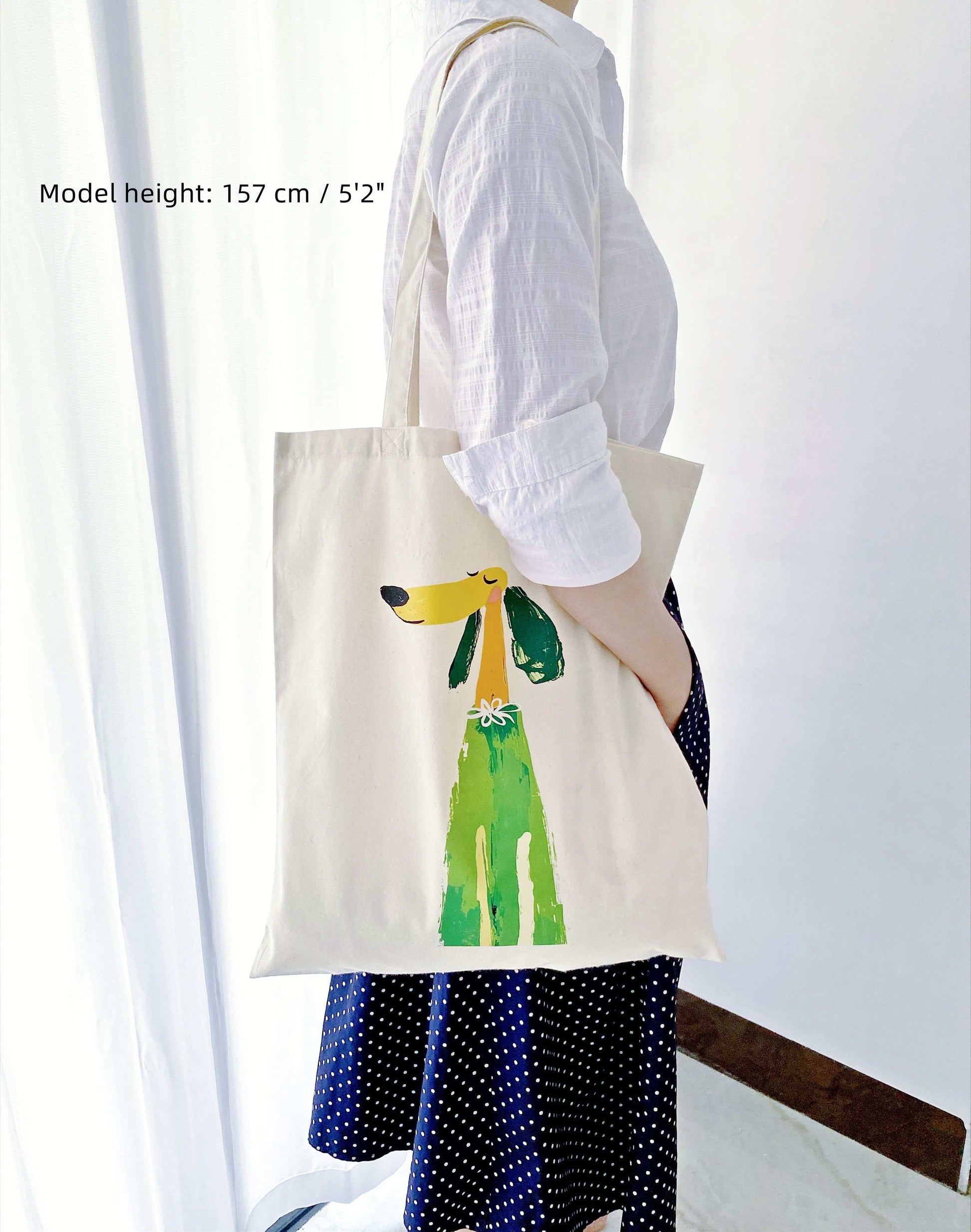 Lightweight cotton shoulder bag designed for a relaxed, effortless lifestyle.