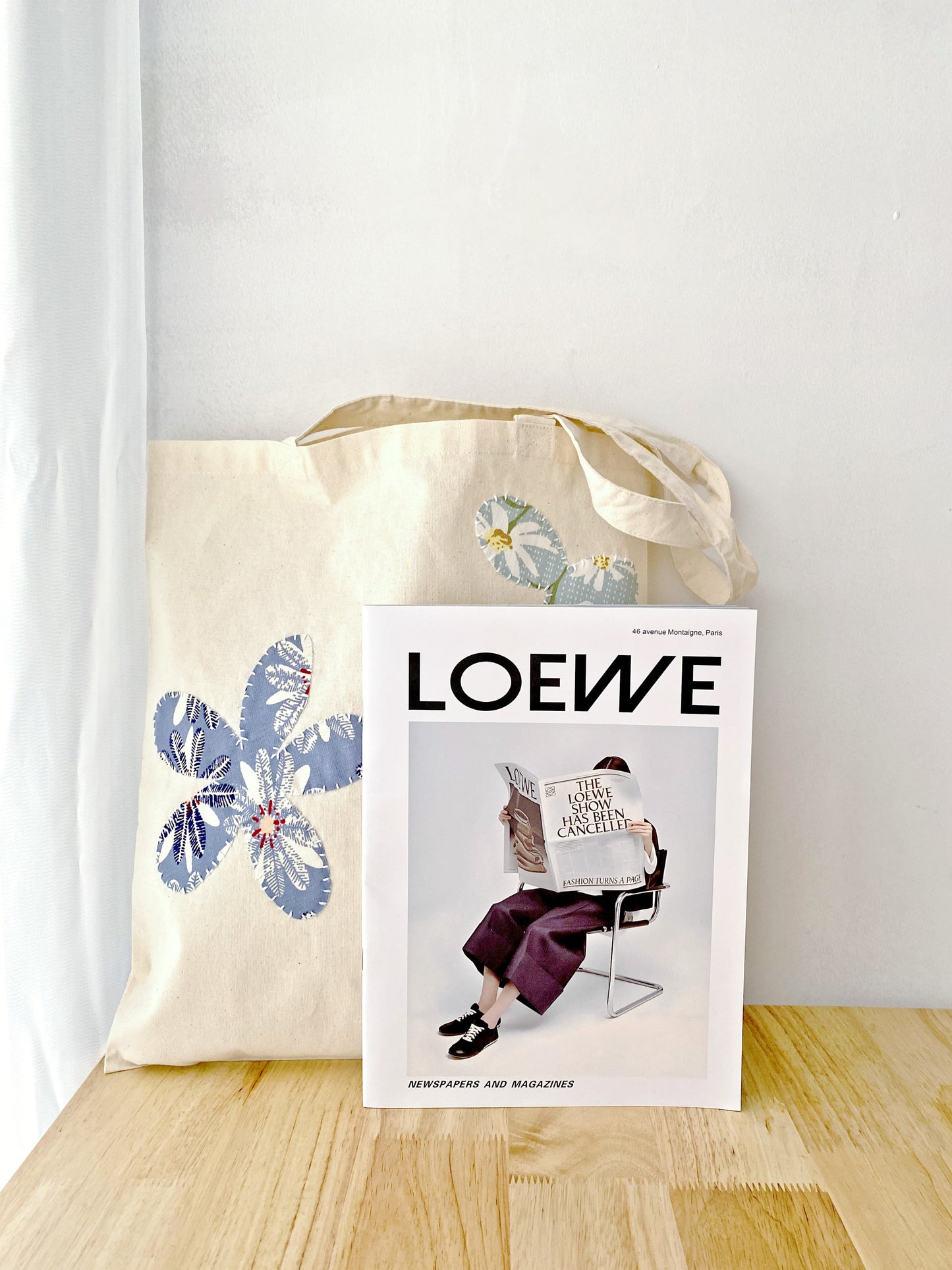 modern women’s tote ideal for travel and daily use