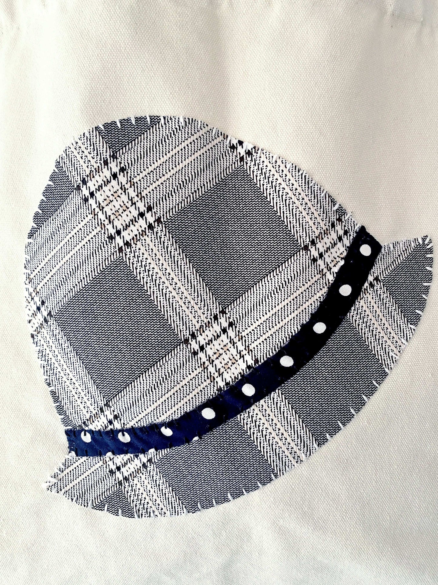 Sustainable cotton canvas shoulder bag with unique patchwork pattern