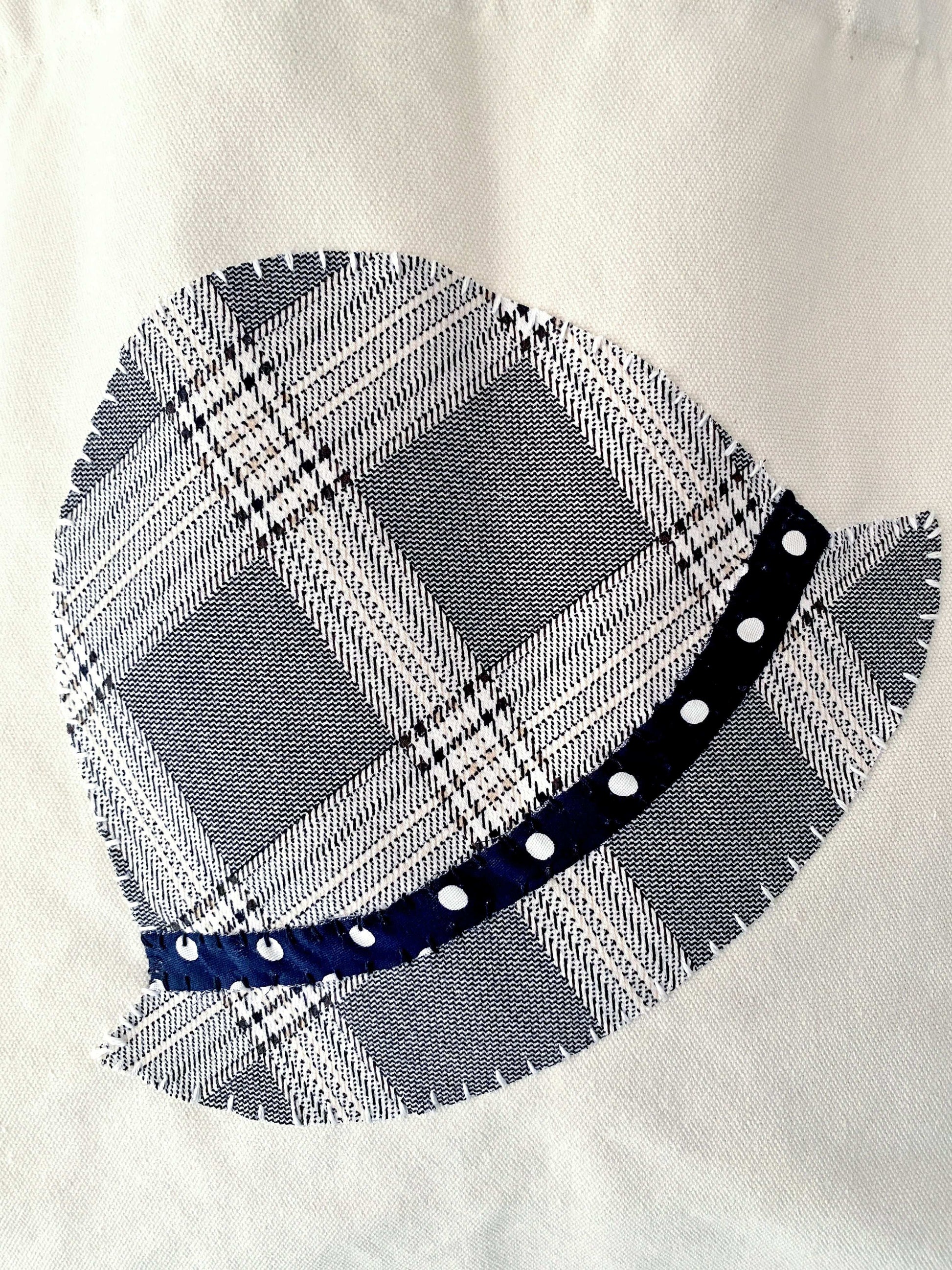 Sustainable cotton canvas shoulder bag with unique patchwork pattern