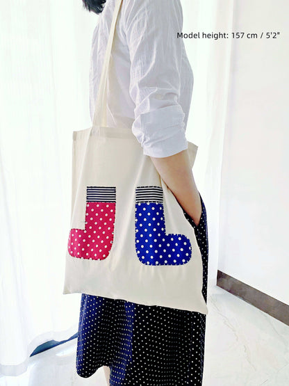 cotton shoulder bag that brings calm elegance to daily looks