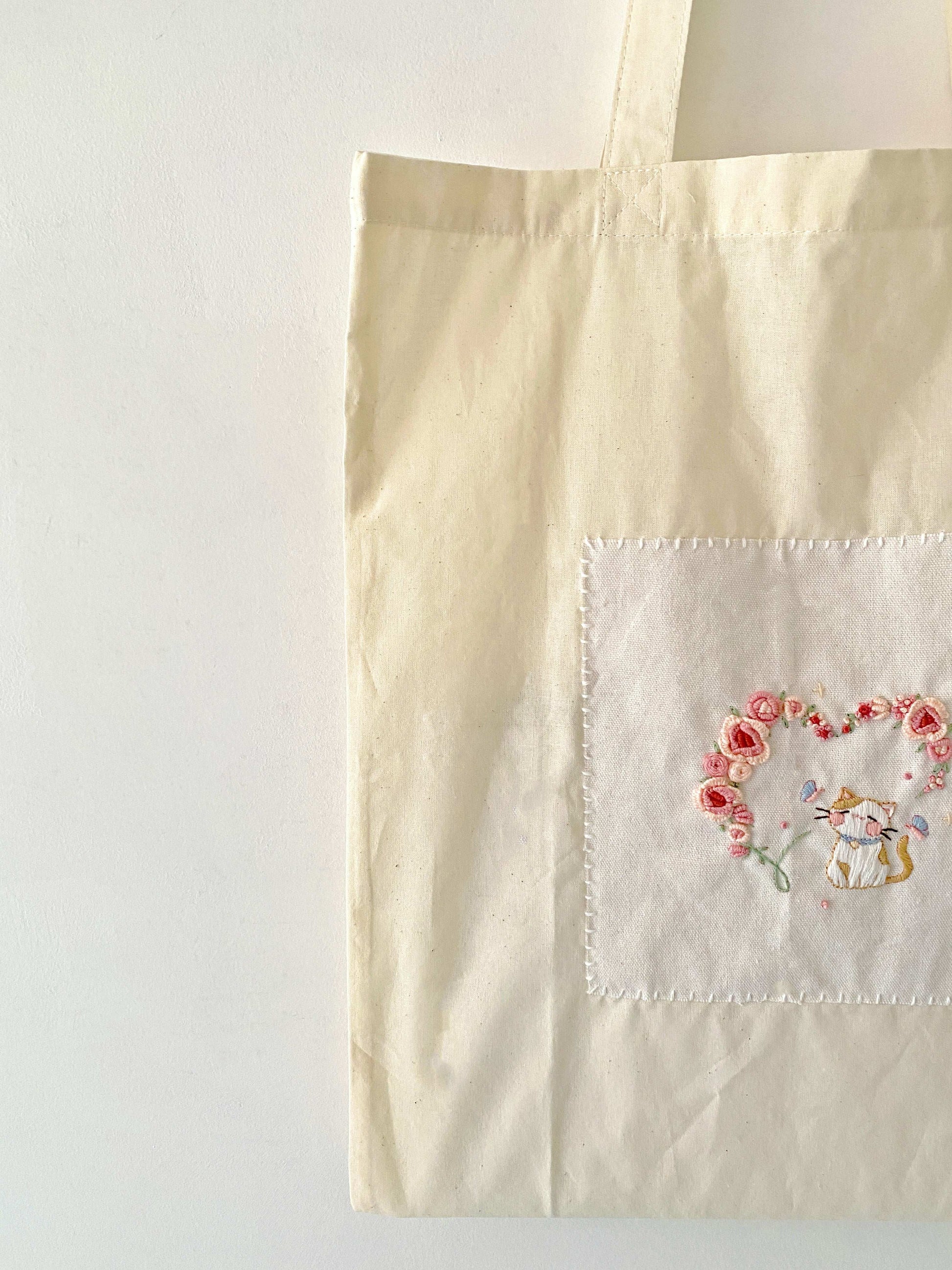 Sustainable floral tote for women