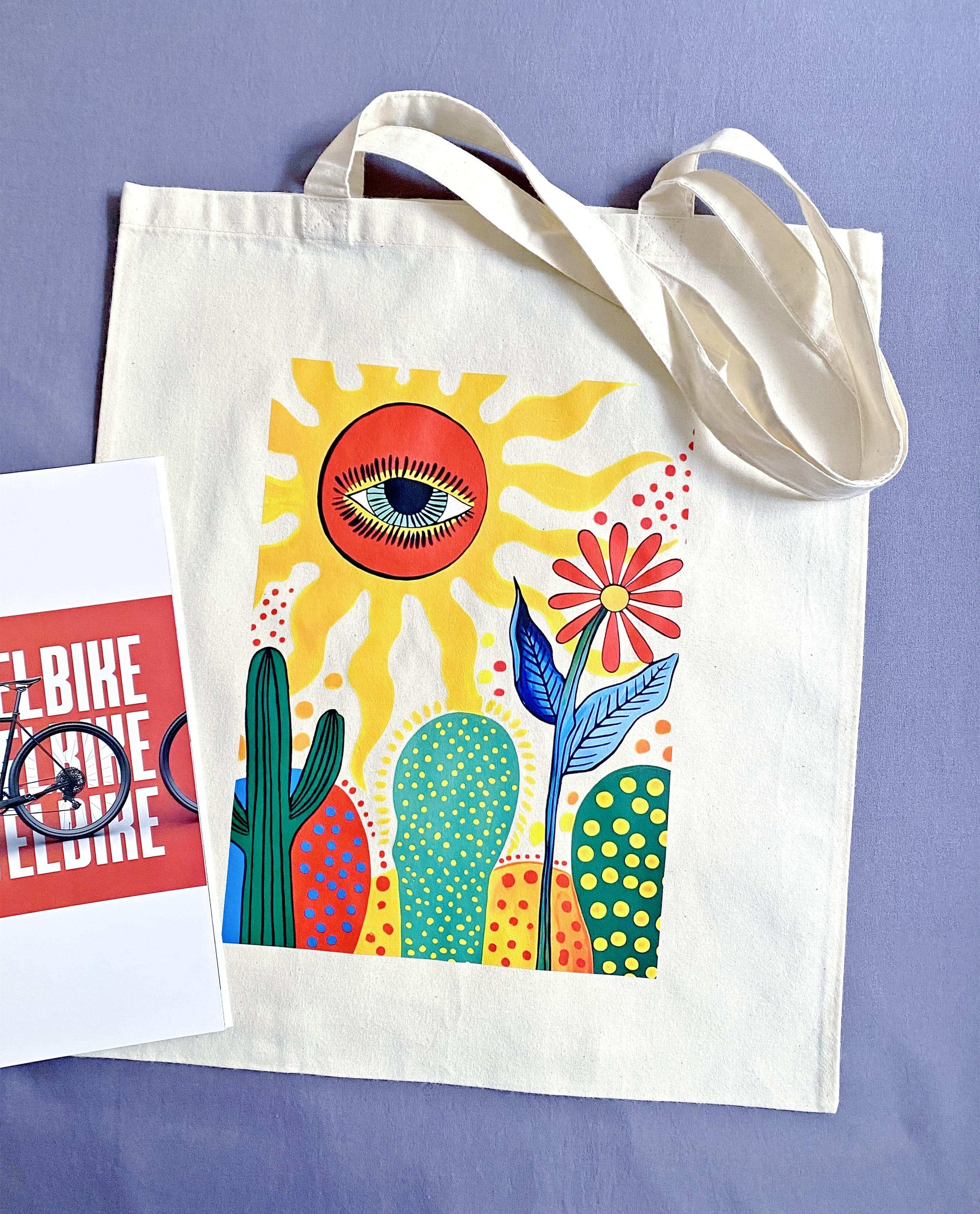 Sustainable cotton shoulder tote designed for slow-living users who prefer natural materials and relaxed, simple styles.