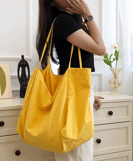 Fashionable and Sturdy Canvas Tote Bag for Shopping and Craft Projects