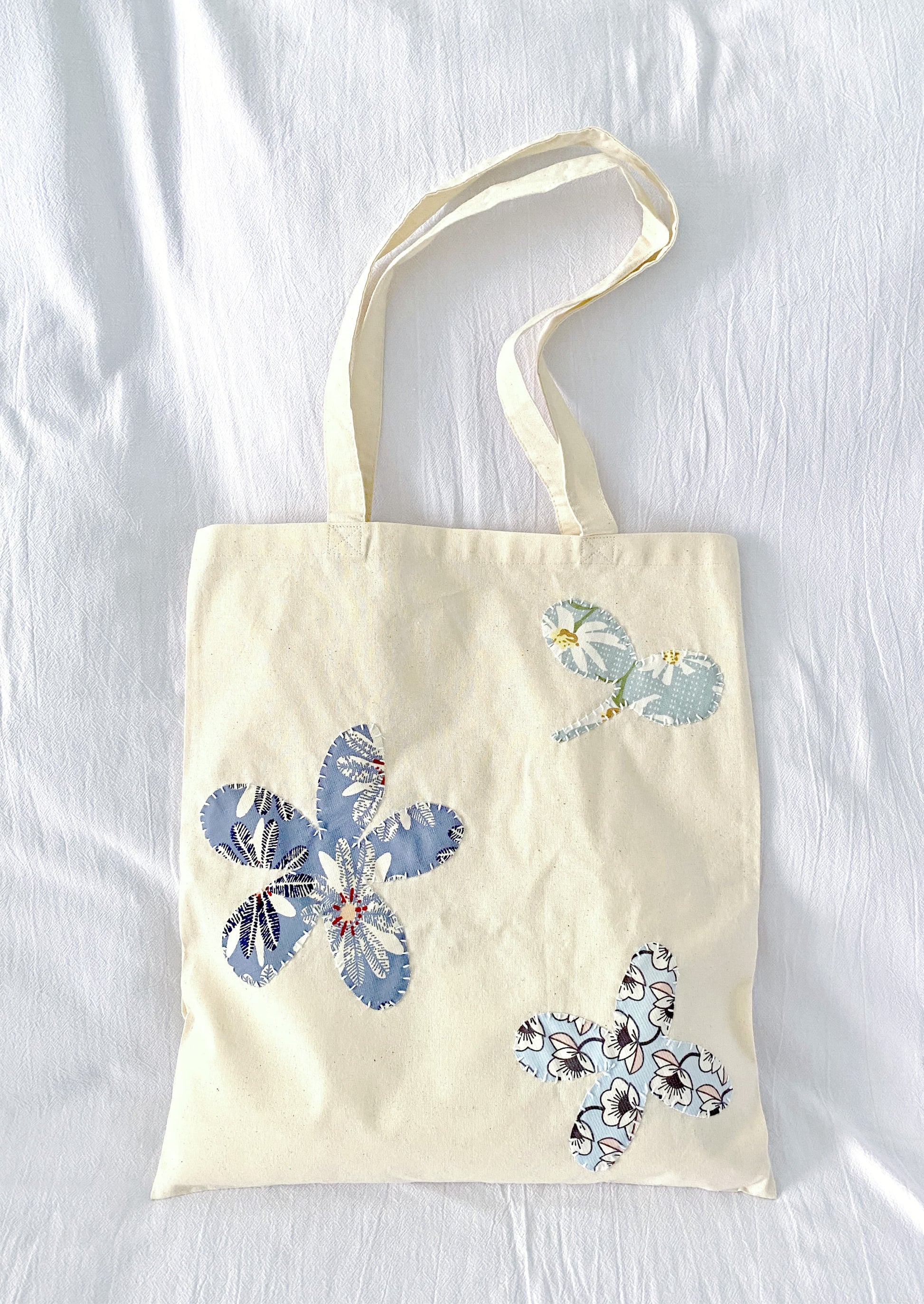 relaxed style tote bag perfect for minimal outfits