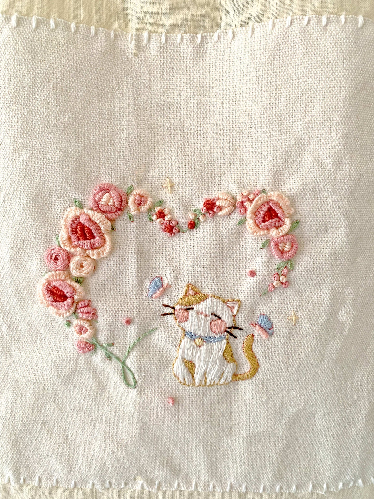Spacious embroidered cotton shoulder bag