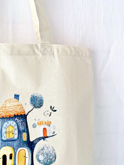 Natural material tote bag that blends comfort, durability, and eco-conscious design.