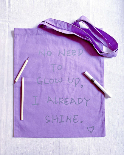 extra-soft lightweight cotton tote ideal for daily errands and weekend outings